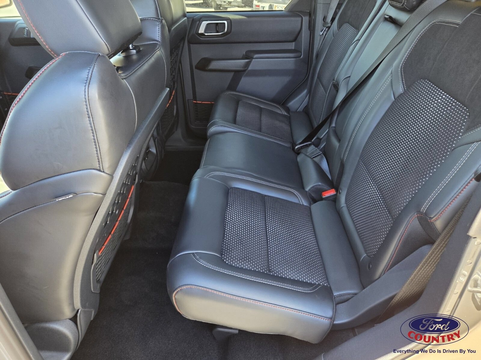 New 2026 Ford Bronco Raptor w/ Interior Carbon Fiber Pack AWD/4WD image 7