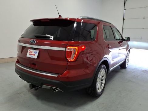 Used 2018 Ford Explorer XLT w/ Equipment Group 202A FWD image 3