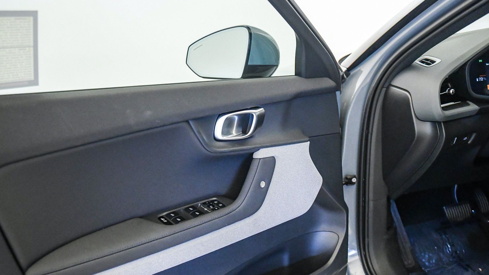 Used 2021 Polestar Polestar 2 AWD/4WD image 27