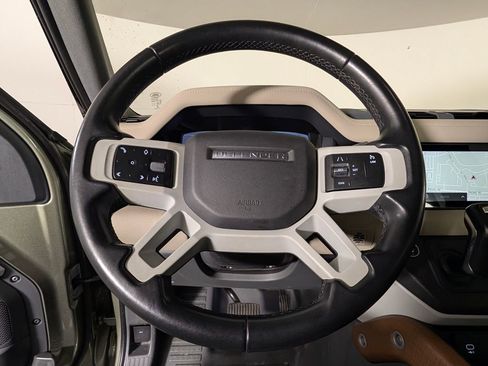Used 2022 Land Rover Defender 110 SE image 32