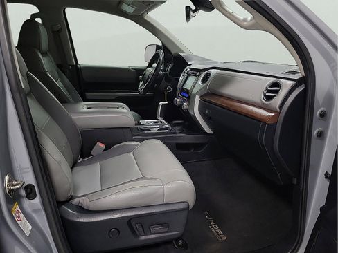 Used 2018 Toyota Tundra Limited w/ Limited Premium Package AWD/4WD image 15