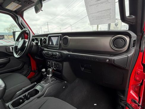 Used 2021 Jeep Wrangler Unlimited Sport AWD/4WD image 18