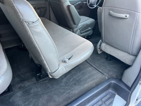 Used 2017 Chevrolet Express 3500 LT w/ LT Preferred Equipment Group image 5