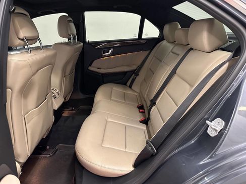 Used 2013 Mercedes-Benz E 350 BlueTEC Sedan image 10