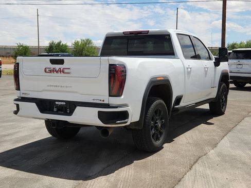 Used 2024 GMC Sierra 2500 AT4 w/ AT4 Premium Plus Package AWD/4WD image 4