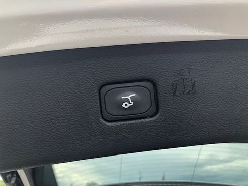 Used 2023 Ford Edge SEL w/ Convenience Package image 19