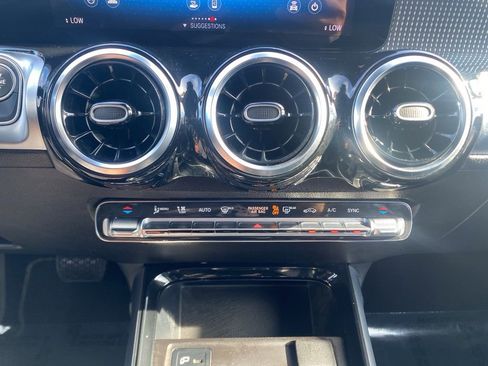 Used 2023 Mercedes-Benz GLB 250 4MATIC image 28