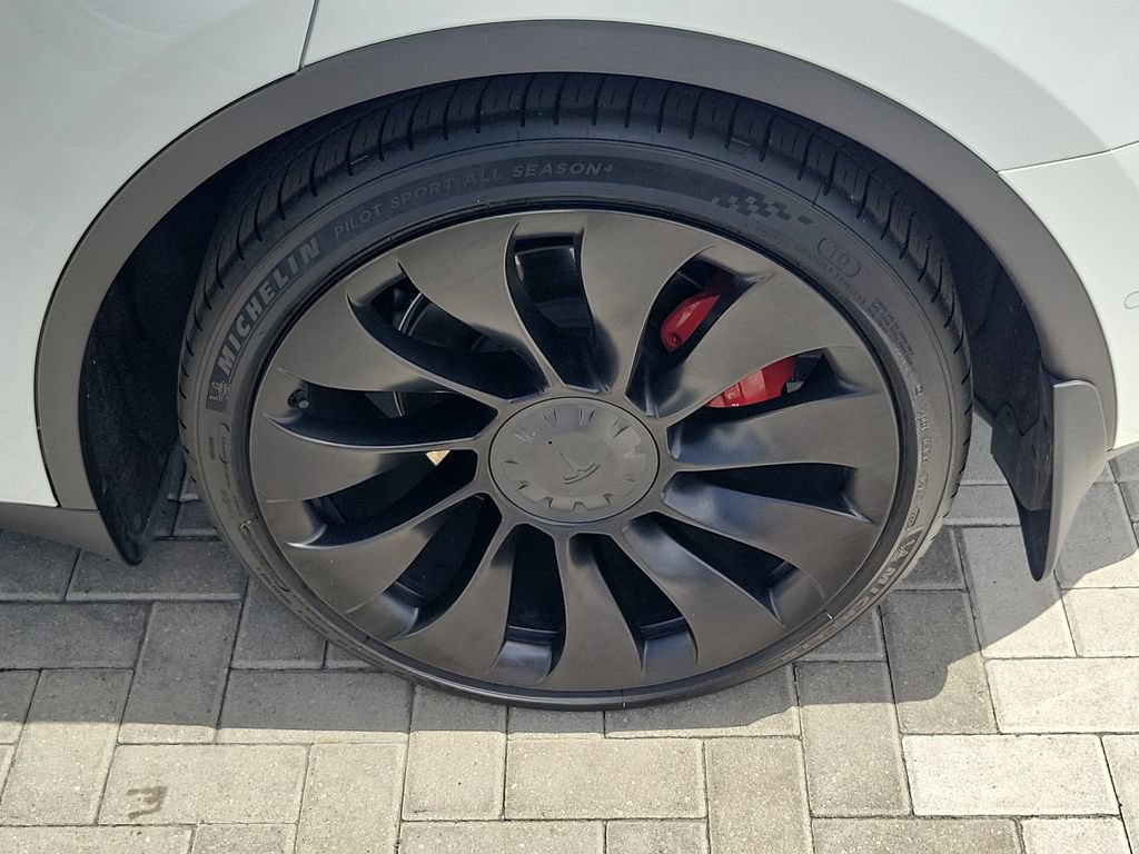 Used 2022 Tesla Model Y Performance AWD/4WD image 8