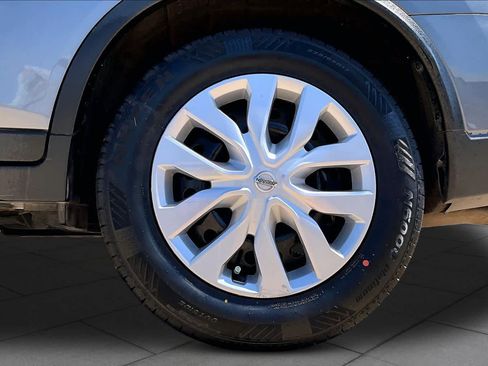 Used 2020 Nissan Rogue S FWD image 10