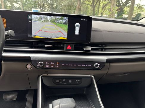 Used 2026 Kia Carnival FWD image 17