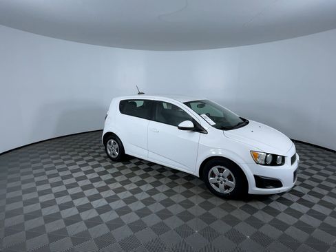 Used 2016 Chevrolet Sonic LS image 2