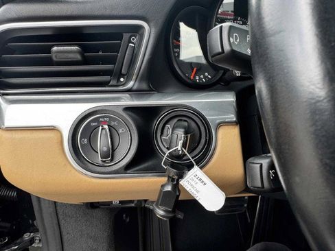 Used 2019 Porsche 911 Targa 4 image 25