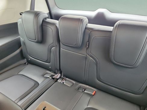 New 2026 Nissan Armada SV image 9