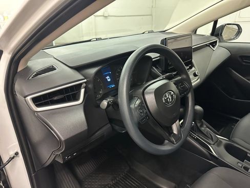 Used 2025 Toyota Corolla LE FWD image 20
