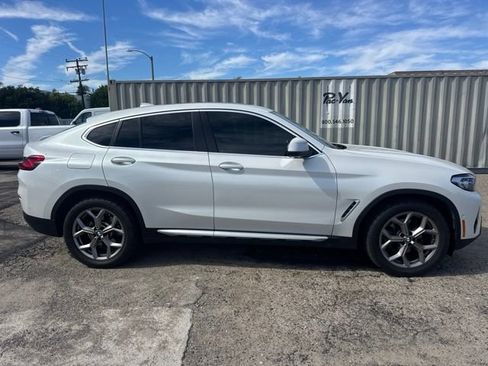 Used 2022 BMW X4 xDrive30i AWD/4WD image 4