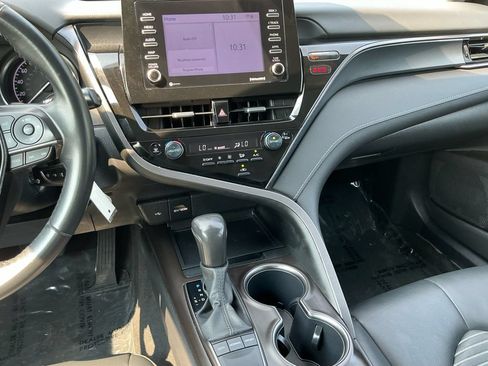 Used 2024 Toyota Camry SE FWD image 12