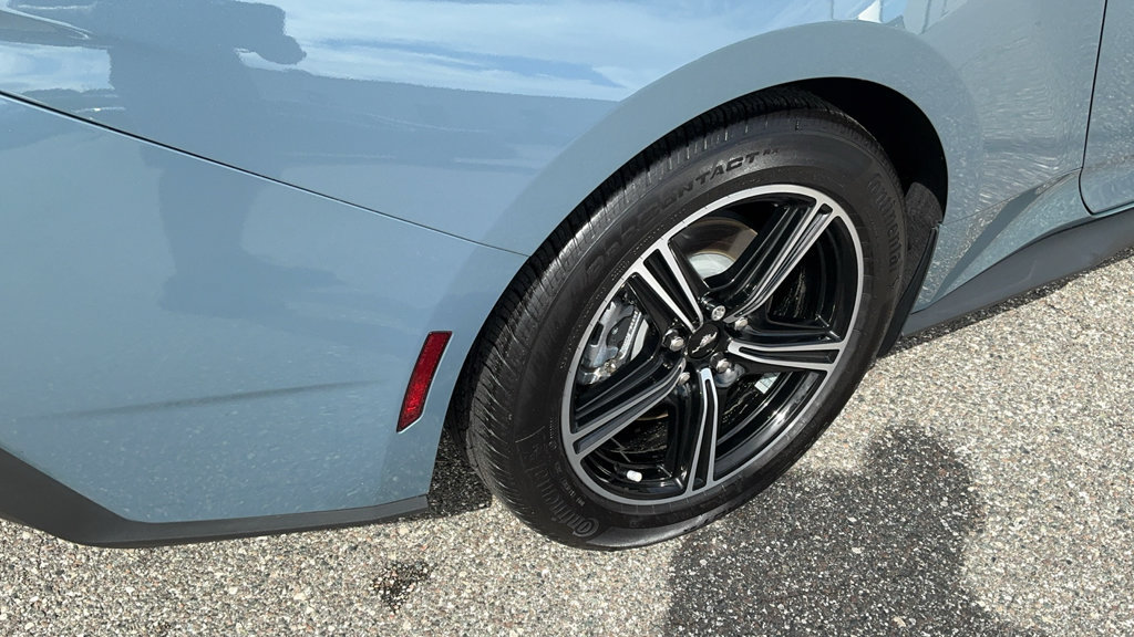 Certified 2025 Ford Mustang Coupe RWD image 11