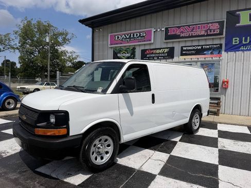 Used 2014 Chevrolet Express 1500 RWD image 2