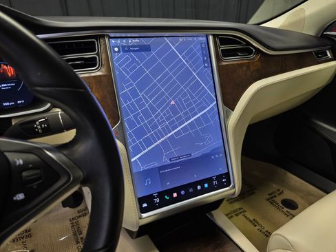 Used 2018 Tesla Model S 75D image 24