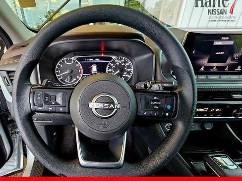 Certified 2023 Nissan Rogue SV image 17