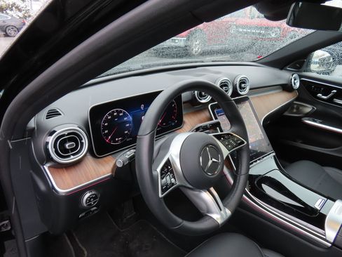 Used 2025 Mercedes-Benz C 300 4MATIC Sedan image 16