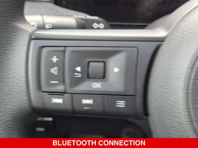 Certified 2025 Nissan Kicks SV AWD/4WD image 21