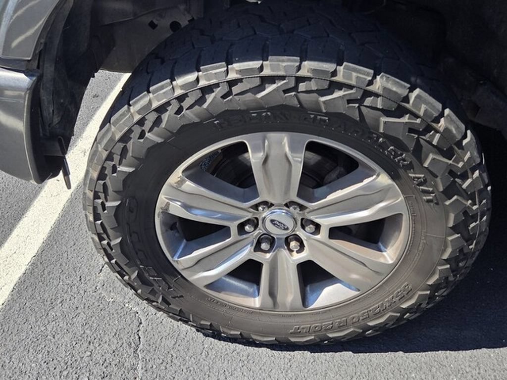 Used 2015 Ford F150 Platinum w/ Equipment Group 701A Luxury AWD/4WD image 2