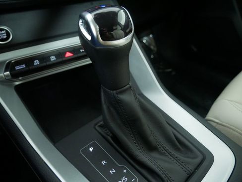 Used 2022 Audi Q3 2.0T Premium w/ Convenience Package image 25