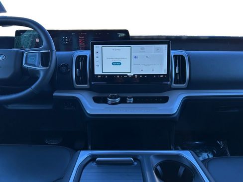 Used 2025 Ford Expedition Max Active image 11