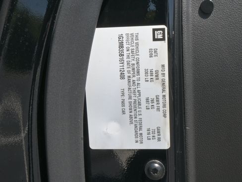Used 2006 Pontiac Solstice Convertible w/ Premium Package RWD image 33