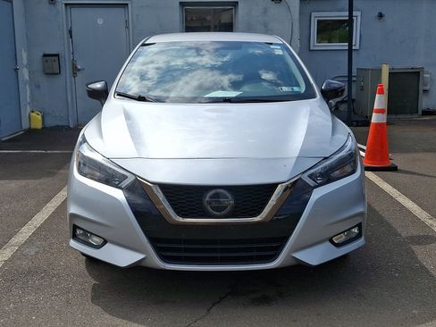 Used 2020 Nissan Versa SR FWD image 2