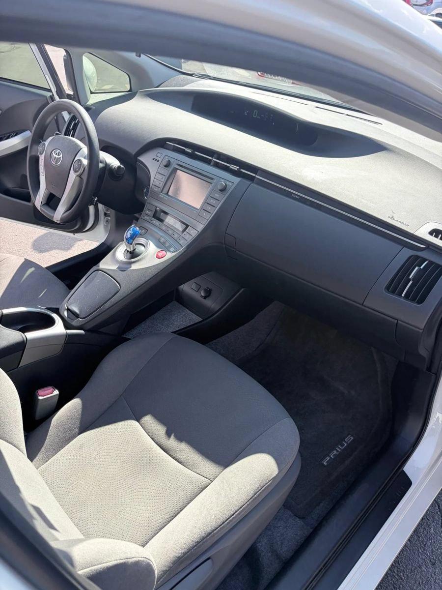 Used 2014 Toyota Prius Three w/ Solar Roof Package FWD image 15