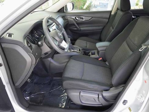 Used 2017 Nissan Rogue S FWD image 9