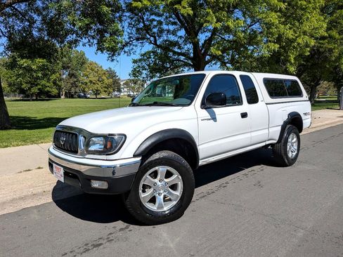 Used 2002 Toyota Tacoma 4x4 Xtracab V6 w/ SR5 Pkg w/ Chrome Pkg image 1