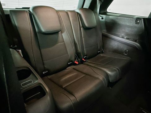 Used 2023 Mercedes-Benz GLS 450 4MATIC image 10