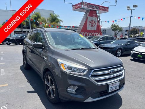 Used 2018 Ford Escape SEL FWD image 1