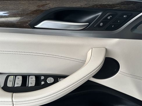 Used 2023 BMW X4 M40i w/ Premium Package image 12