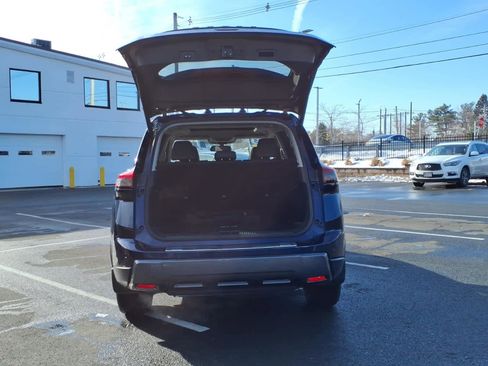 Used 2025 Nissan Rogue SL w/ Tech Package image 9