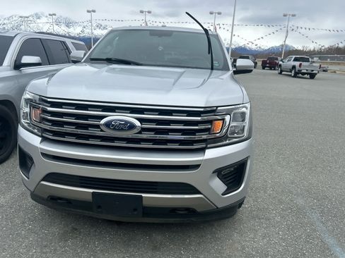 Used 2019 Ford Expedition Max XLT w/ Equipment Group 201A AWD/4WD image 2