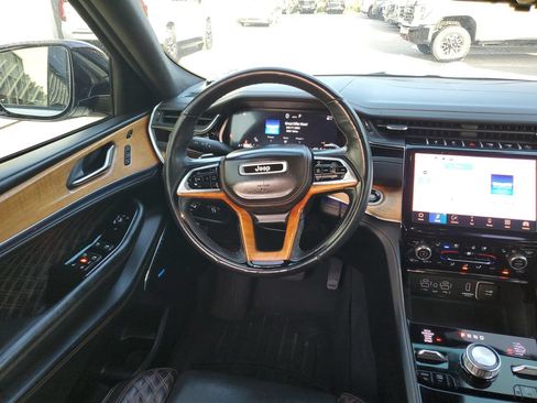 Used 2022 Jeep Grand Cherokee Summit AWD/4WD image 13