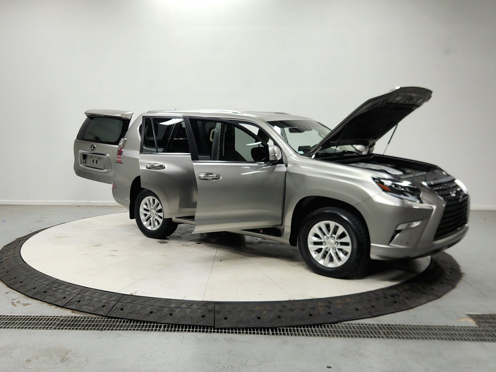 Used 2023 Lexus GX 460 Premium w/ Premium Package AWD/4WD image 10