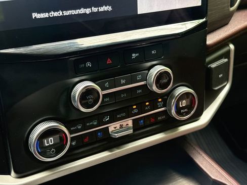 Used 2024 Ford Expedition Max Limited AWD/4WD image 27