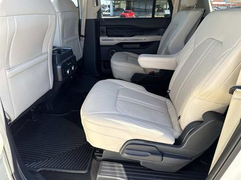 Used 2023 Ford Expedition Max Platinum image 17