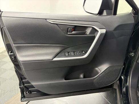 Certified 2025 Toyota RAV4 LE FWD image 19