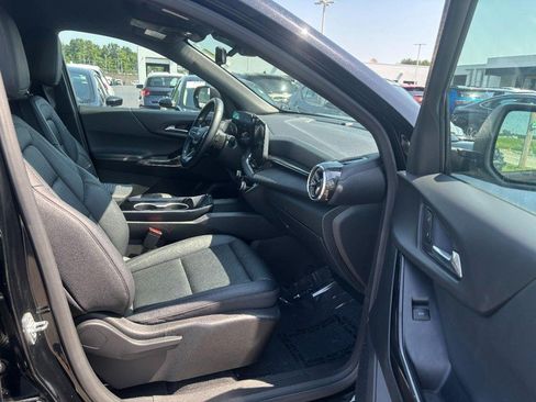 Used 2025 Chevrolet Equinox LT w/ Convenience Package II FWD image 12