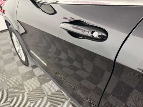 Used 2016 Jeep Cherokee Limited image 24