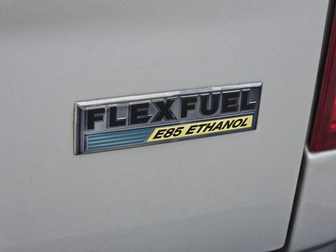 Used 2010 Dodge Ram 1500 Truck SLT w/ Remote Start & Security Group RWD image 10