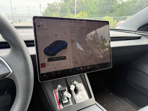 Used 2024 Tesla Model 3 Long Range RWD image 23