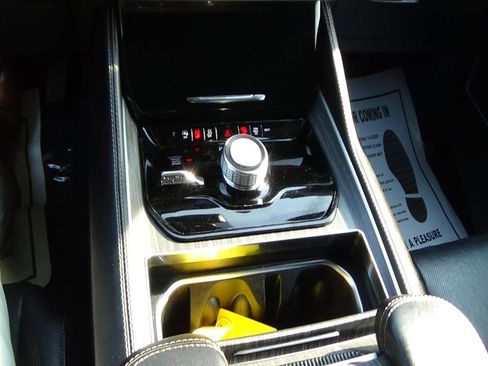 Used 2024 Jeep Wagoneer L Series II w/ Flexible Seating Group image 31