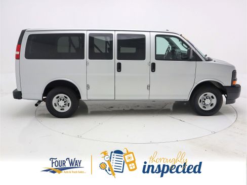 Used 2017 Chevrolet Express 2500 LS image 3